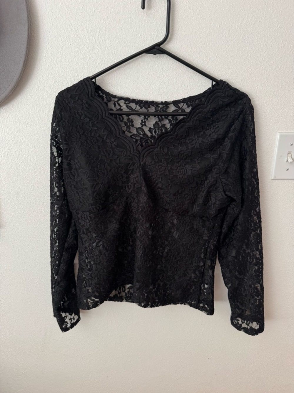 Black Lace Long-Sleeve Women's Top